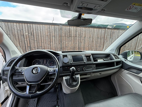 Volkswagen Transporter 10 of 21