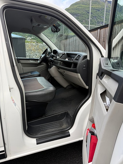 Volkswagen Transporter 12 of 21
