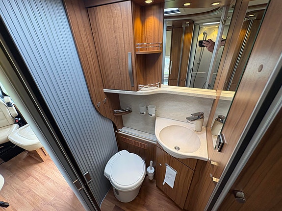 Hymer ML620 SOLCELLE / ALDE / MB / GULVMATTER /SKINN/ BAKHJUL DRIFT 18 of 30