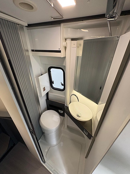 Adria Twin 640 SLB SOLCELLE / ALDE / AC / 9 TRINNS GIR / KROK !! 21 of 30
