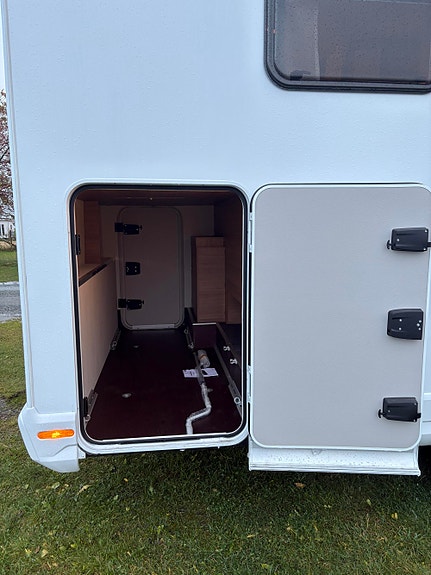 Knaus Live Wave 700 MX 10 års fuktgaranti / Senkeseng / 9 trinnskasse / ++ 8 of 30