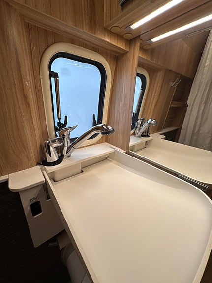 Hymer Grand Canyon S DIESEL TRUMA / BAKHJULSDRIFT / KROK / MERCHEDES / SKINN 27 of 30