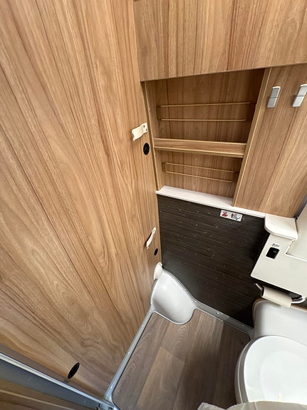 Hymer Grand Canyon S DIESEL TRUMA / BAKHJULSDRIFT / KROK / MERCHEDES / SKINN 29 of 30