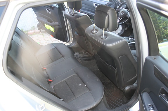 Mercedes-Benz E220 d 25 of 30