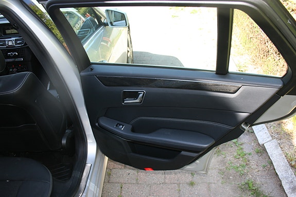 Mercedes-Benz E220 d 23 of 30