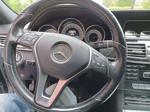 Mercedes-Benz E220 d 4 of 30