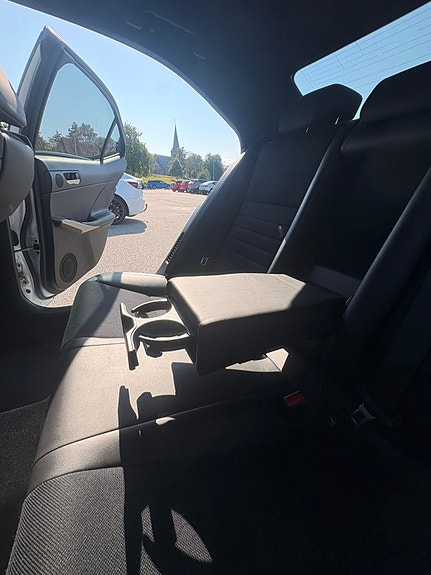 Lexus IS300h 13 of 30
