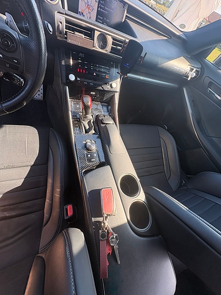 Lexus IS300h 21 of 30