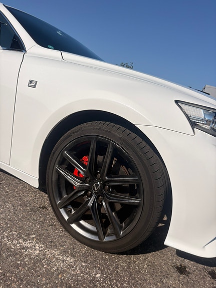 Lexus IS300h 3 of 30