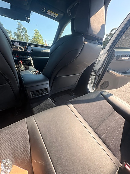 Lexus IS300h 15 of 30