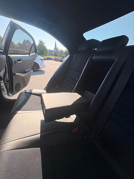 Lexus IS300h 14 of 30