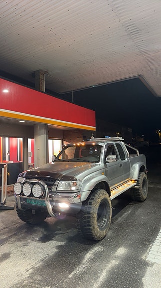 Toyota HiLux 5 of 18