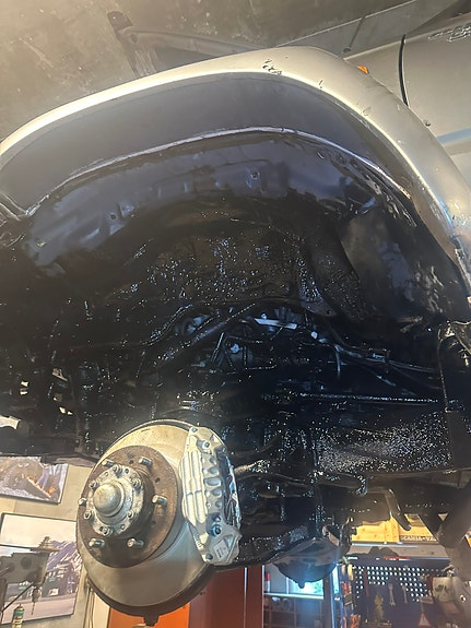 Toyota HiLux 7 of 18
