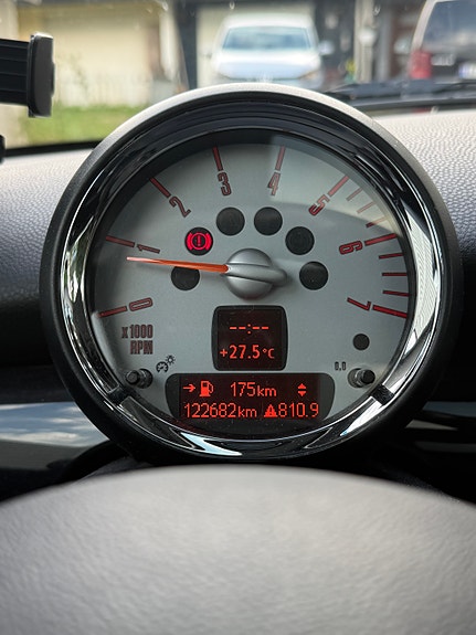 MINI Cooper 9 of 19