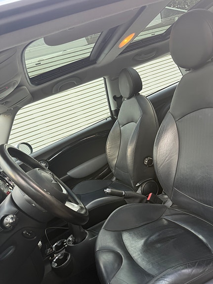 MINI Cooper 8 of 19