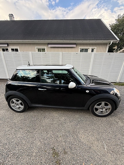 MINI Cooper 15 of 19