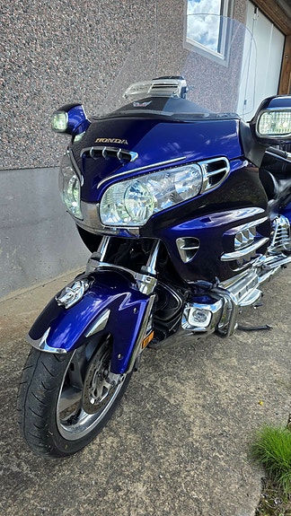 Honda GL 1800 Goldwing 8 of 11