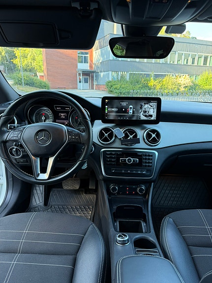 Mercedes-Benz CLA180 10 of 24
