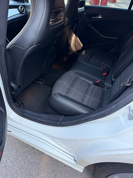 Mercedes-Benz CLA180 15 of 24