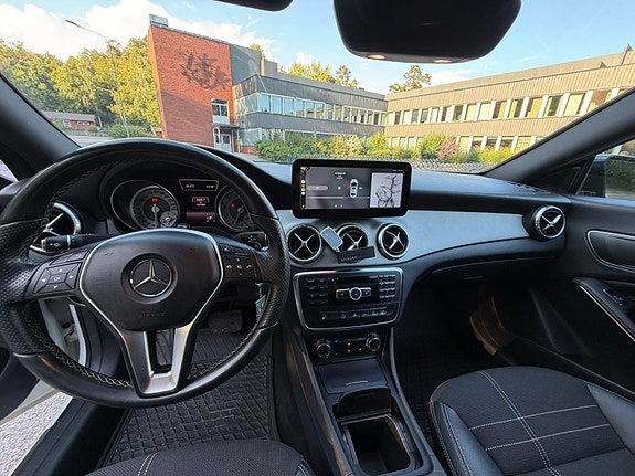 Mercedes-Benz CLA180 12 of 24