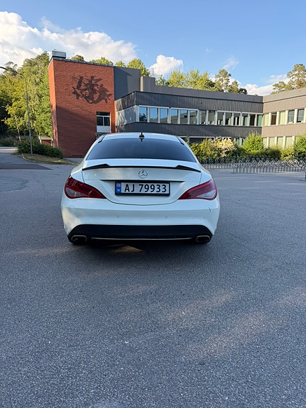 Mercedes-Benz CLA180 5 of 24