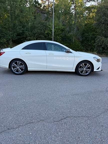 Mercedes-Benz CLA180 6 of 24