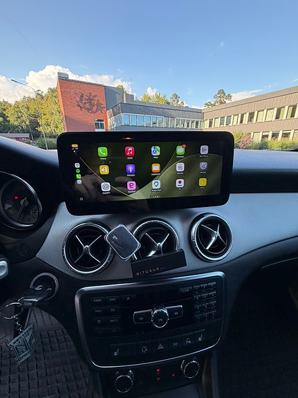 Mercedes-Benz CLA180 13 of 24