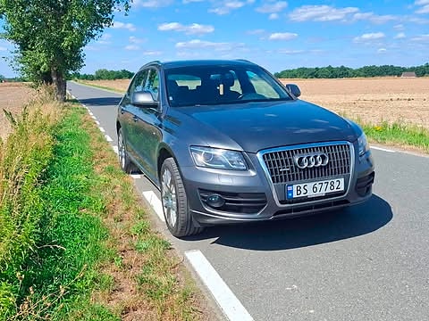 Audi Q5 2 of 15
