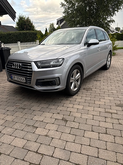 Audi Q7 2 of 10