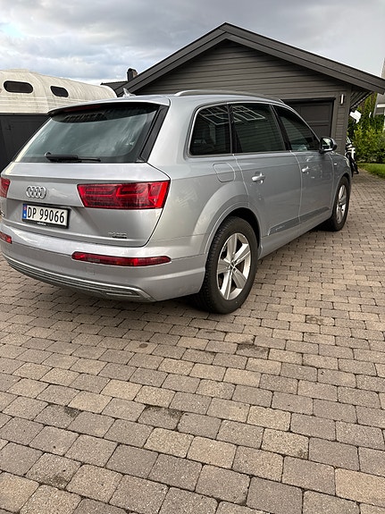 Audi Q7 4 of 10