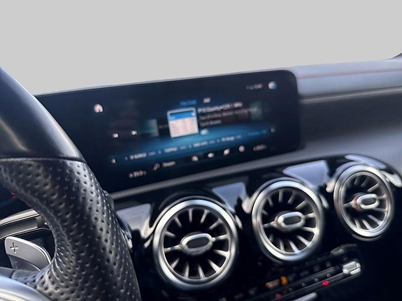 Mercedes-Benz CLA200 d 10 of 16