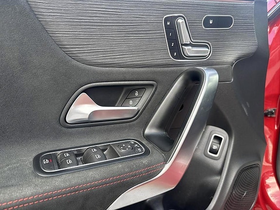 Mercedes-Benz CLA200 d 15 of 16