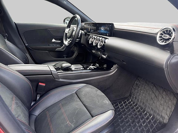 Mercedes-Benz CLA200 d 16 of 16