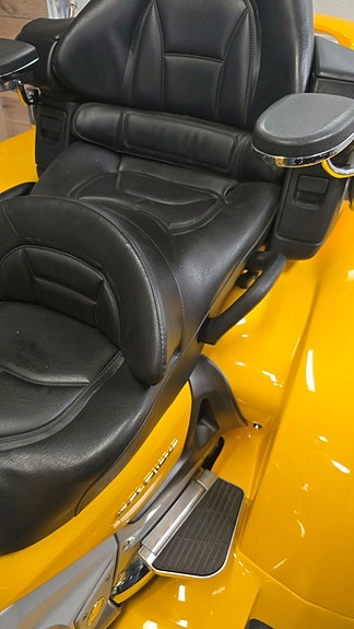Honda GL 1800 Goldwing 10 of 12