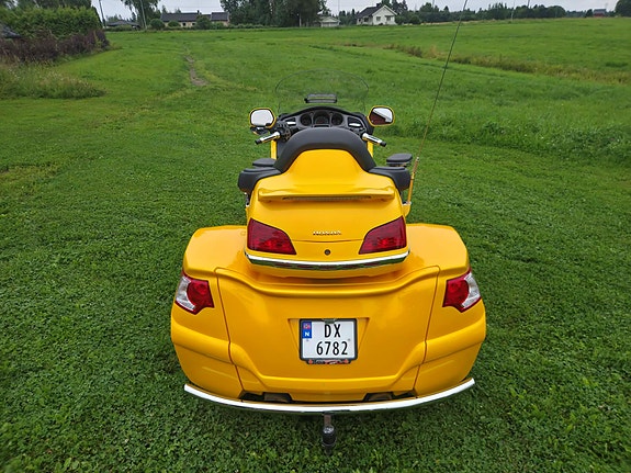 Honda GL 1800 Goldwing 8 of 12