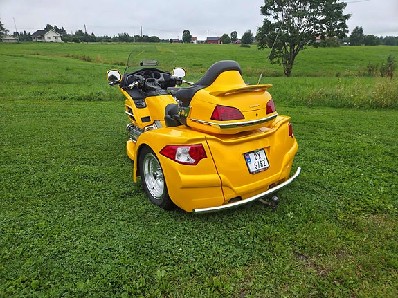 Honda GL 1800 Goldwing 7 of 12