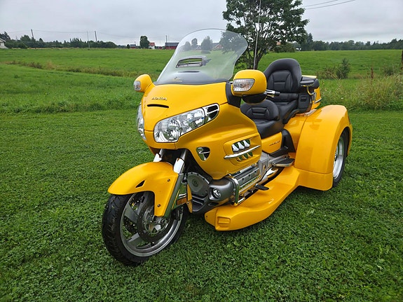 Honda GL 1800 Goldwing 4 of 12