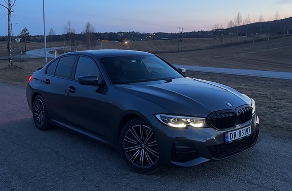 BMW 330e 2 of 11