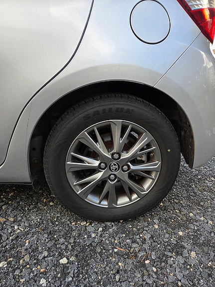 Toyota Yaris 23 of 23
