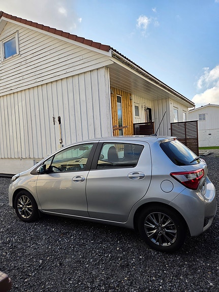 Toyota Yaris 6 of 23