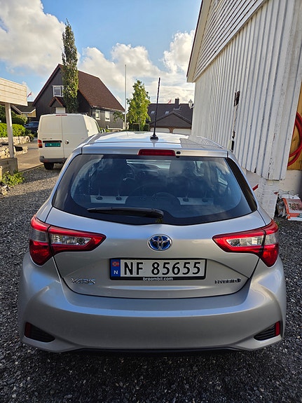 Toyota Yaris 5 of 23