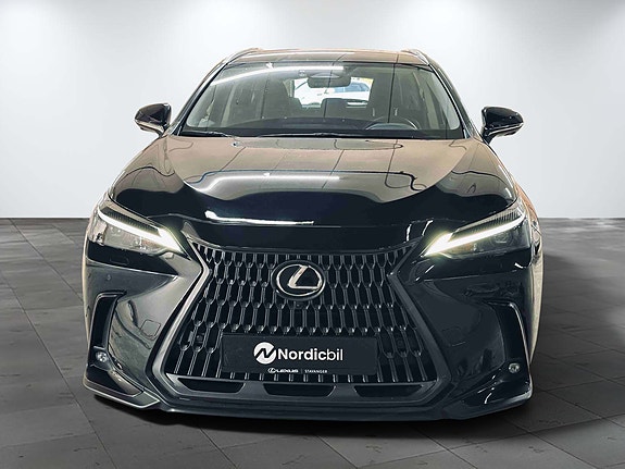 Lexus NX450h 2 of 24