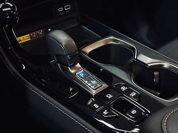 Lexus NX450h 16 of 24