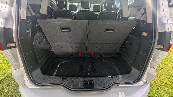 Ford S-MAX 17 of 21