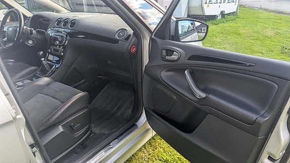 Ford S-MAX 7 of 21
