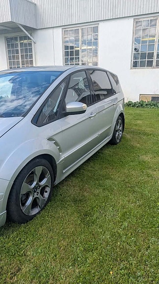 Ford S-MAX 8 of 21