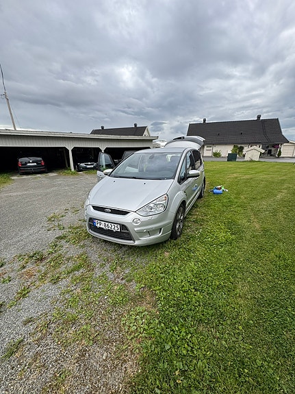 Ford S-MAX 2 of 21