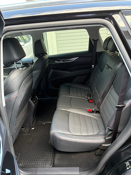 Maxus Euniq 6 4 of 11