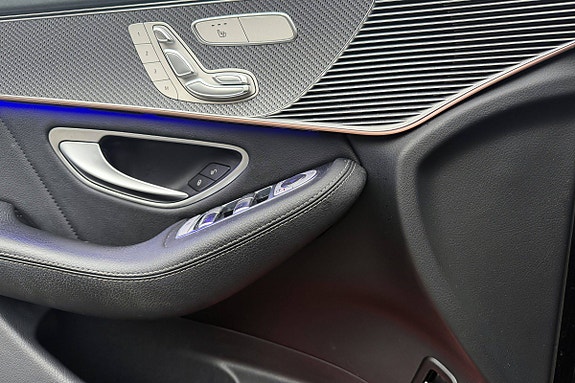 Mercedes-Benz EQC400 24 of 26