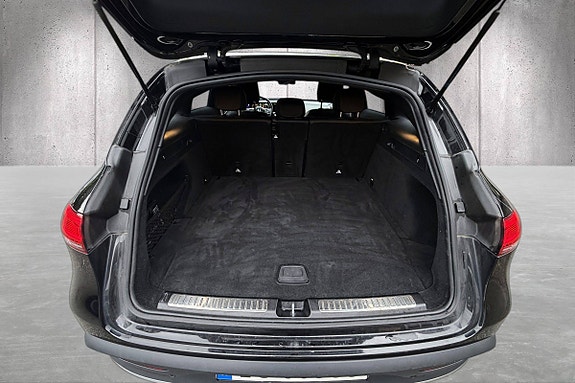 Mercedes-Benz EQC400 25 of 26